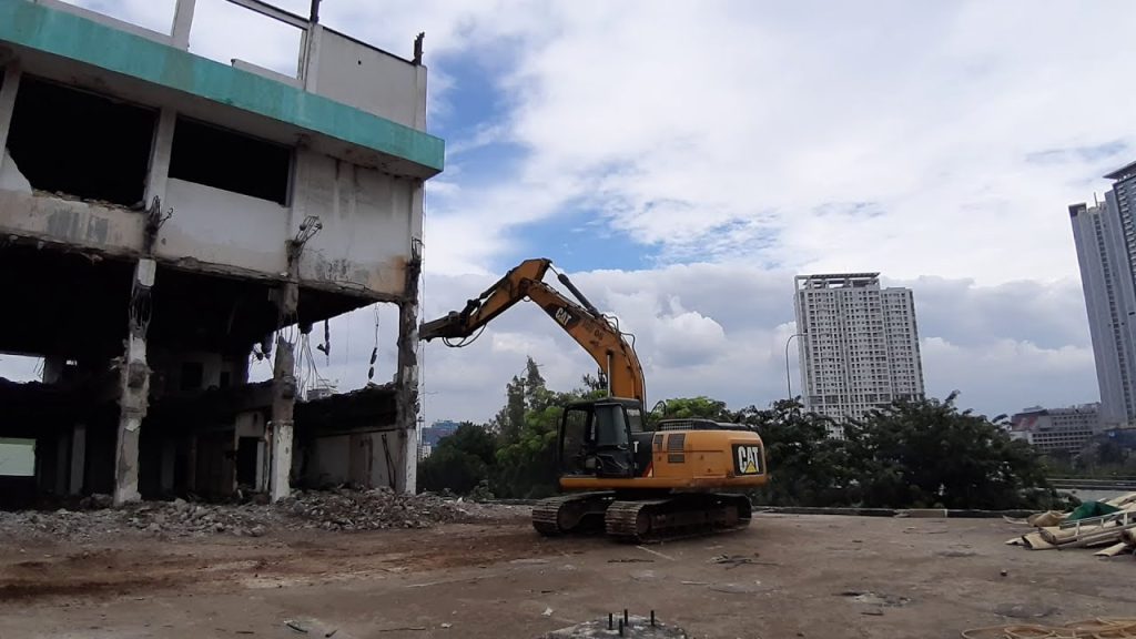 Dari Bongkar hingga Bangun Kembali