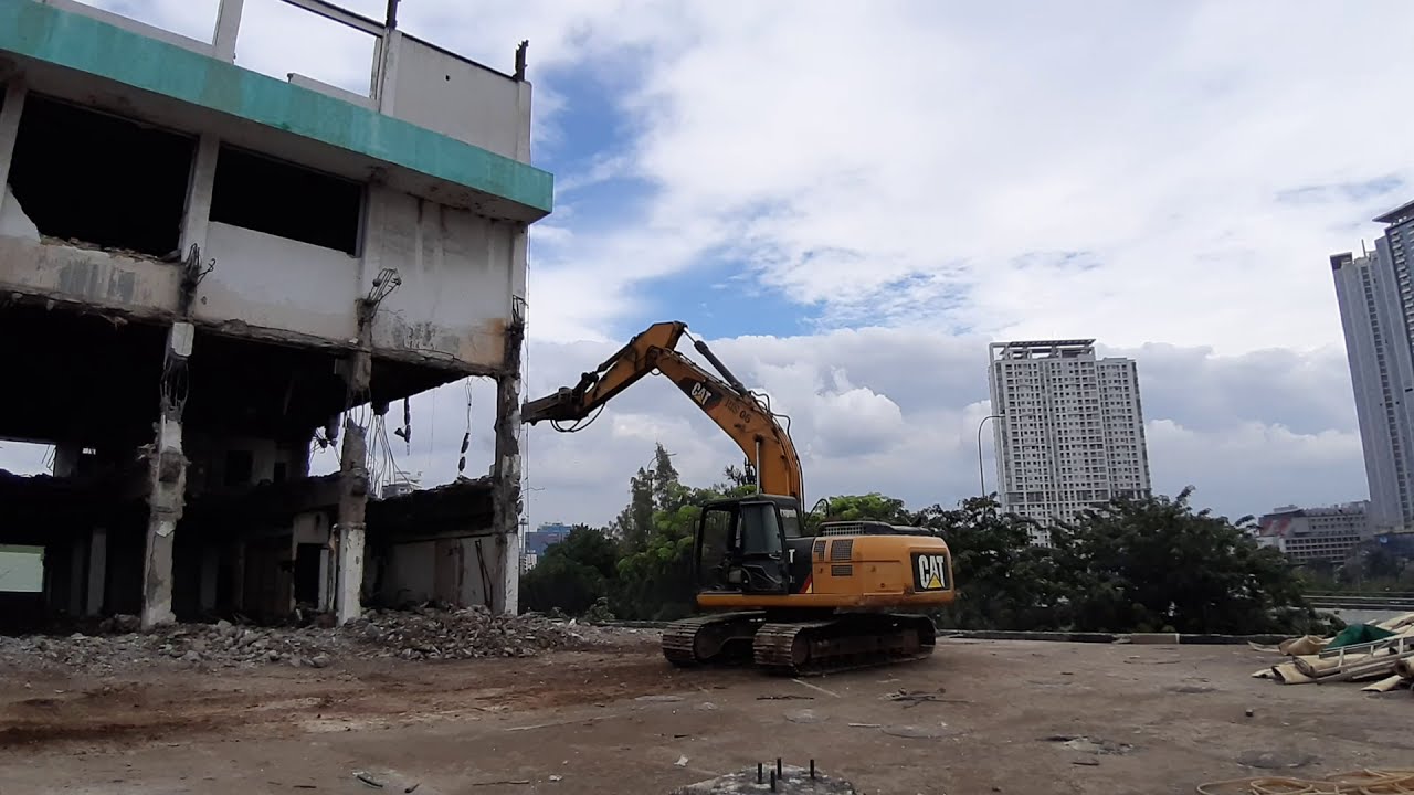 Dari Bongkar hingga Bangun Kembali